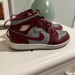 Boys Nike Air Jordan. Very good/ great condition. Size 2Y